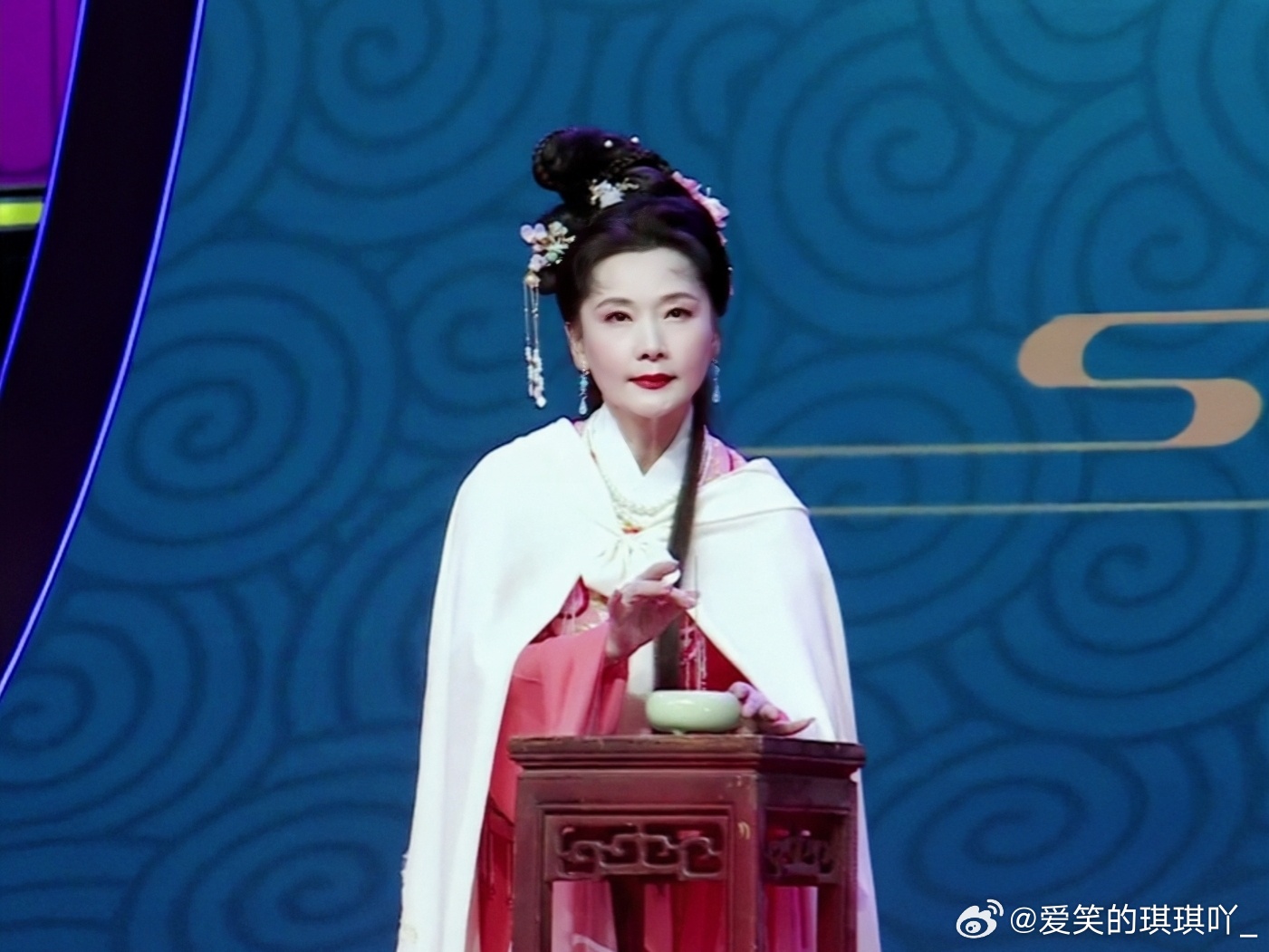 何赛飞最新视频，小巷深处特色小店的意外发现之旅