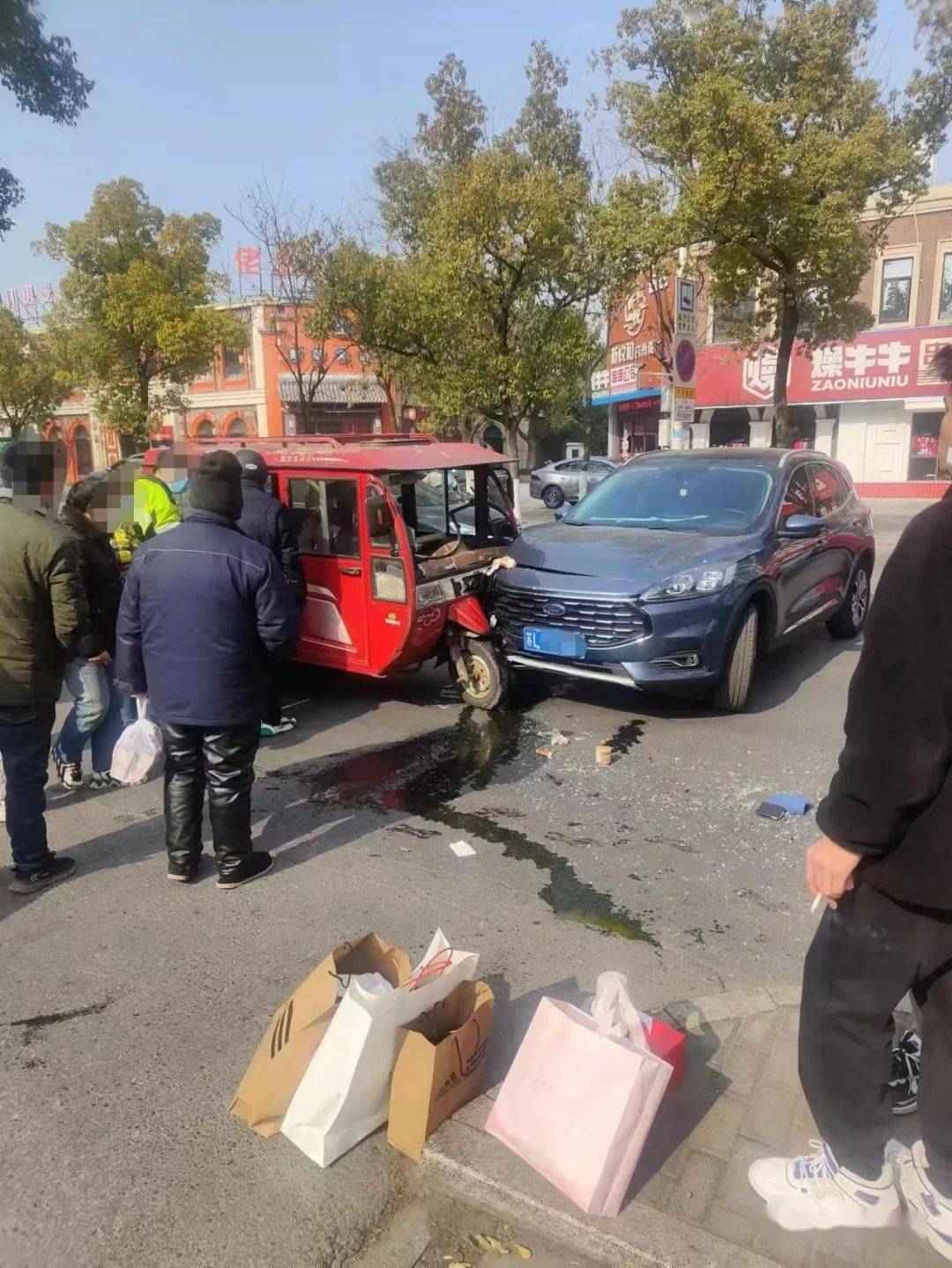 镇江车祸背后的暖心故事，一场意外传递温情与希望